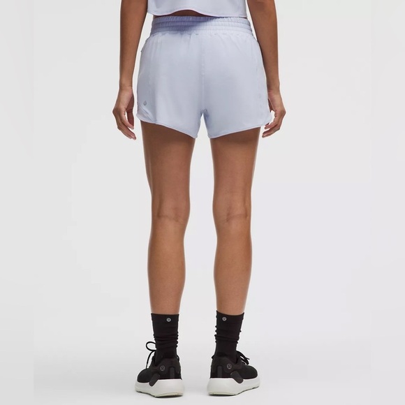 Lululemon
TRENDING
Hotty Hot High-Rise Lined Short 4" - Picture 3 of 5